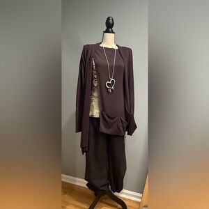 Sarah Pacini Asymmetrical Layered
Set
Made in Italy